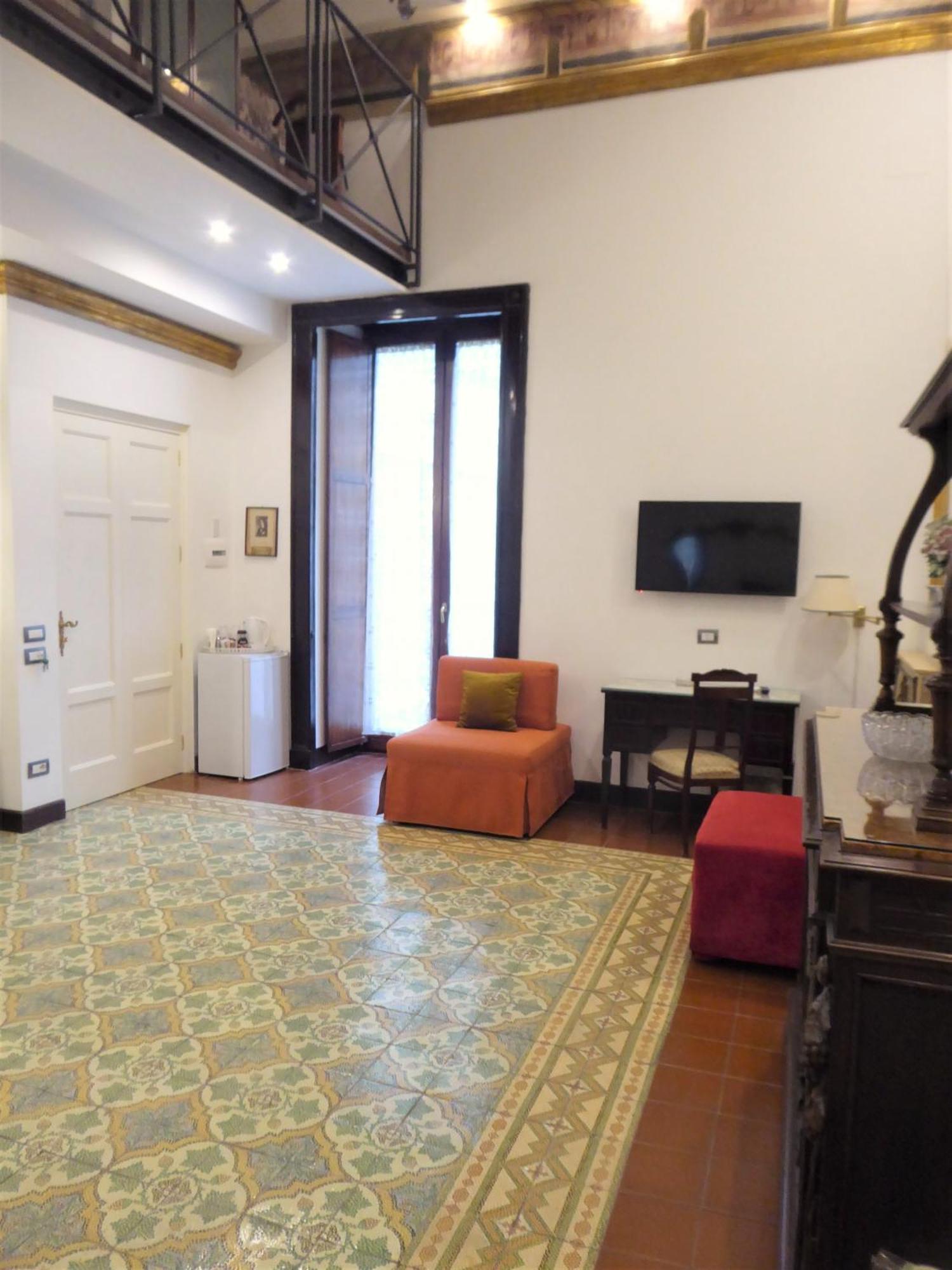 Casa Cesira Incentro Hotel Napoli Bagian luar foto