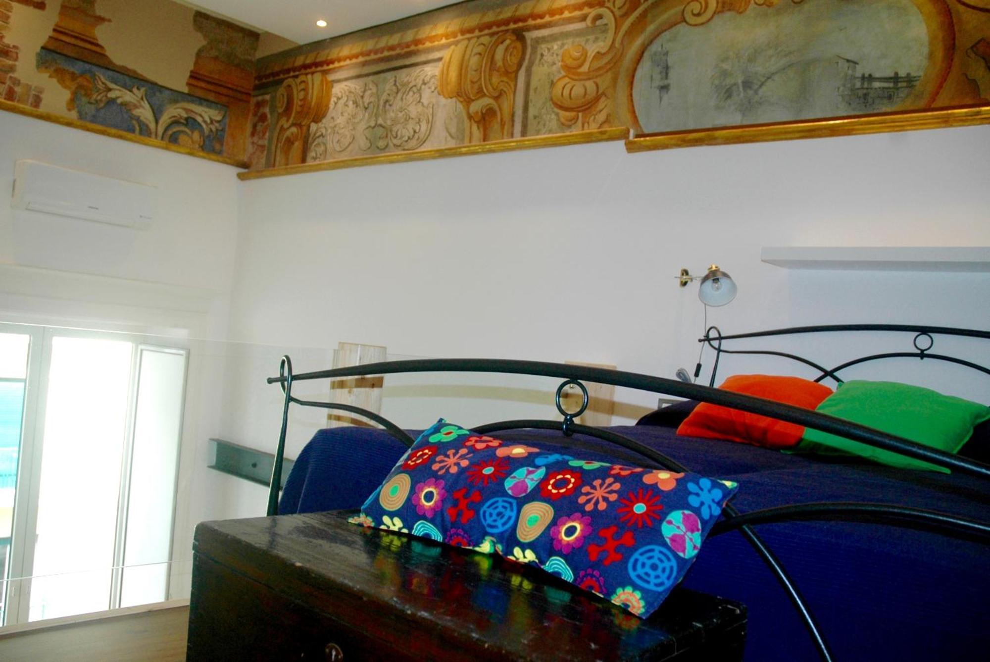 Casa Cesira Incentro Hotel Napoli Bagian luar foto