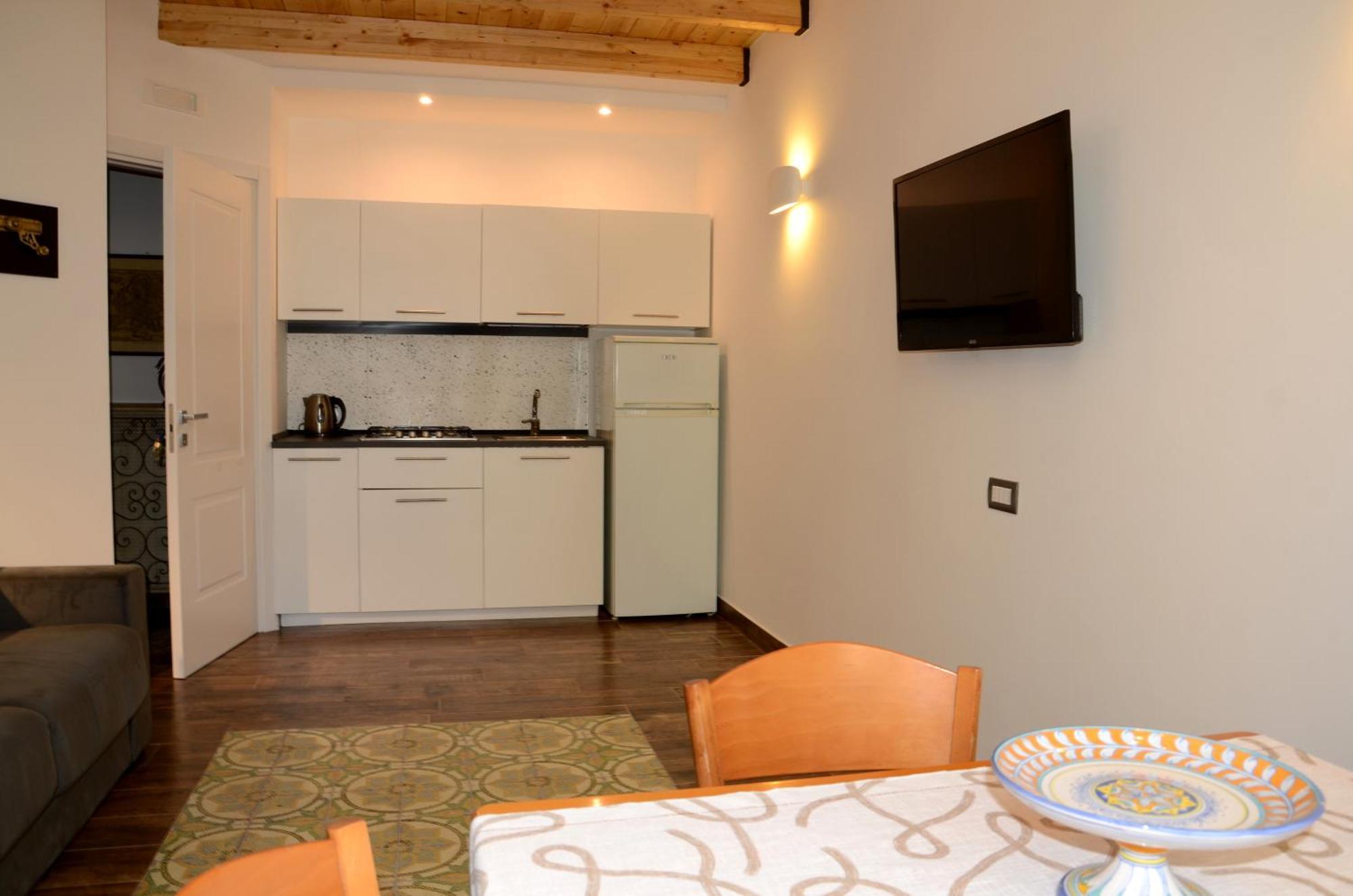 Casa Cesira Incentro Hotel Napoli Bagian luar foto